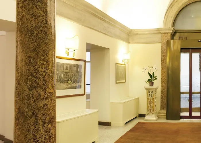 Otel Santa Chiara Roma