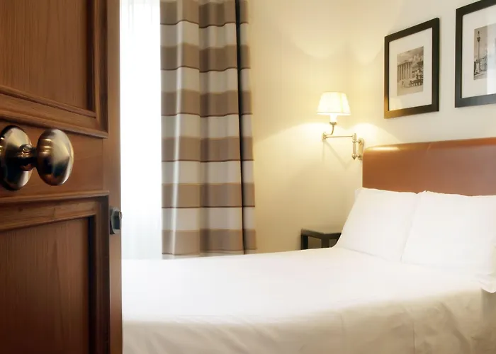 Otel Santa Chiara 3*
