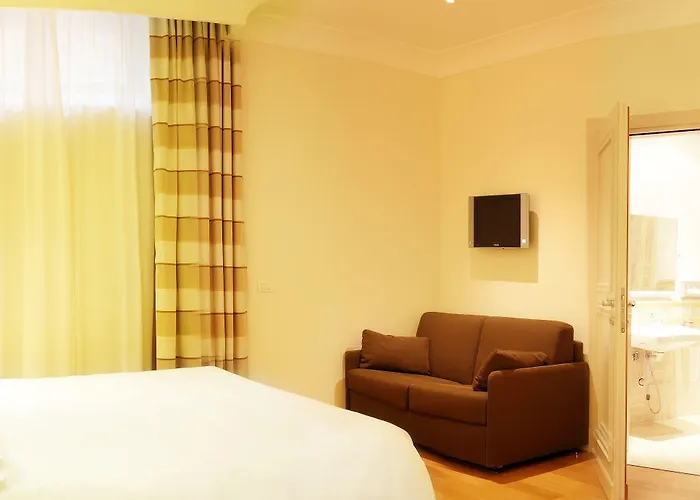 Otel Santa Chiara 3*