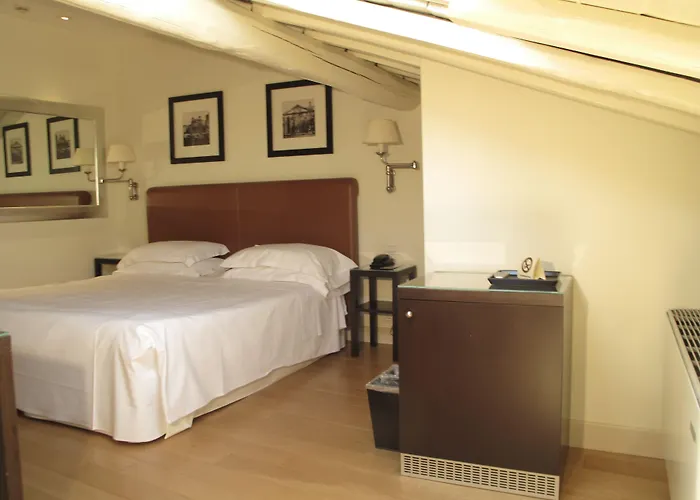 Santa Chiara Otel 3*